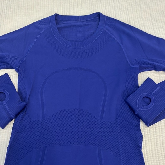 Lululemon purple long sleeve great condition size 4 - Picture 3 of 5